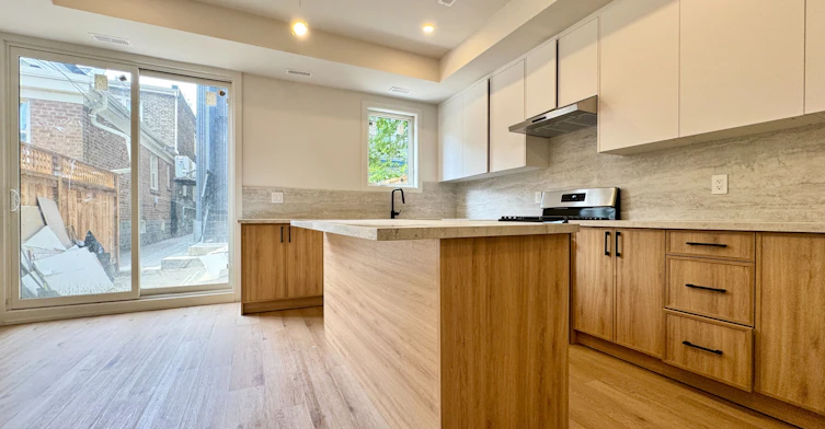 Laneway-269 Brunswick Avenue, Toronto, ON, M5S 2M6 - 2