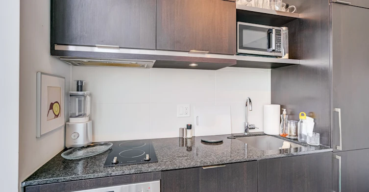2112-197 Yonge Street, Toronto, ON, M5B 1M4 - 16