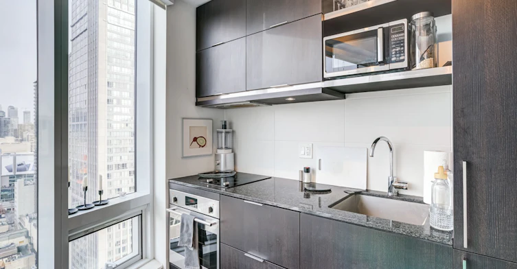 2112-197 Yonge Street, Toronto, ON, M5B 1M4 - 15