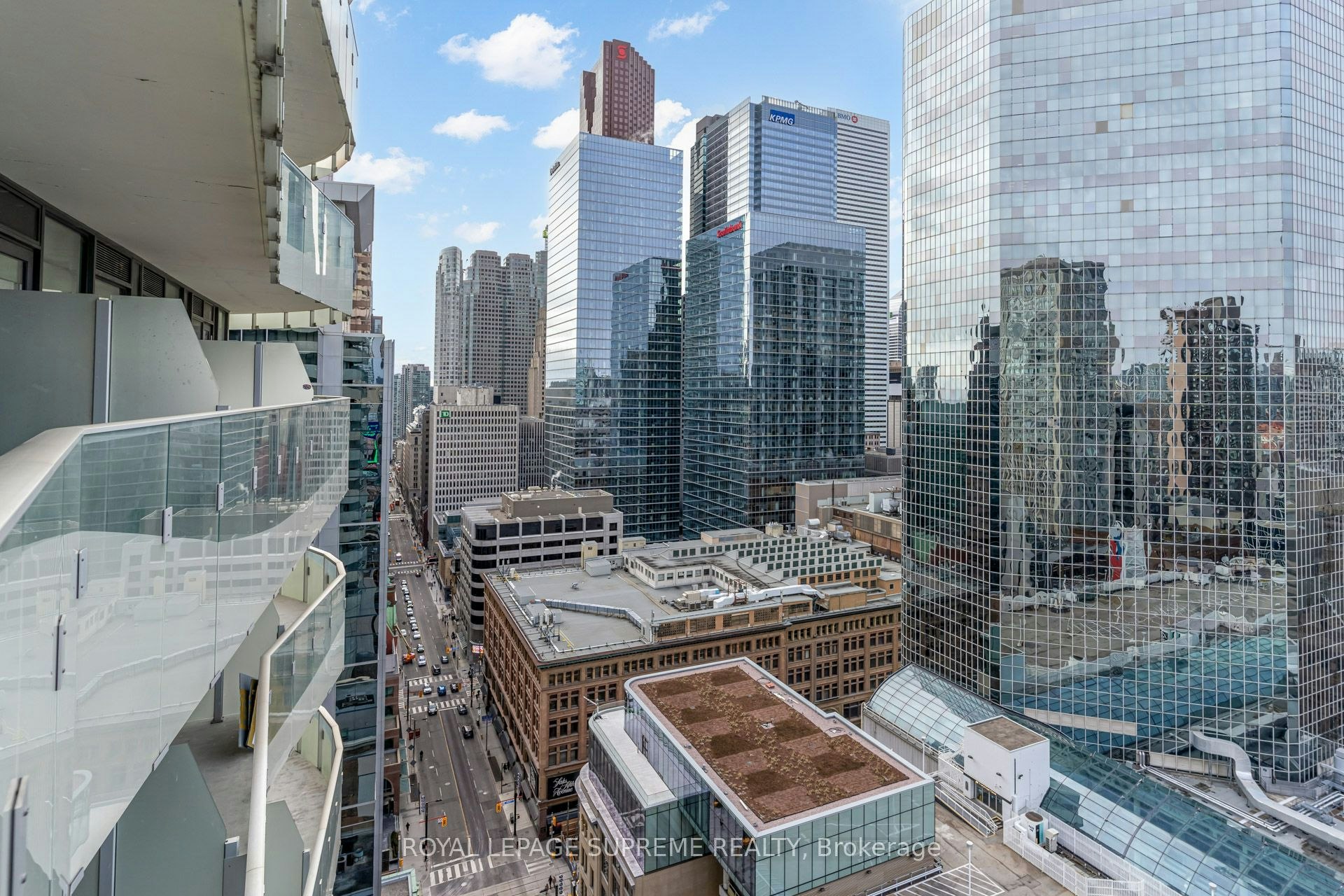 2112-197 Yonge Street, Toronto, ON, M5B 1M4 - 32