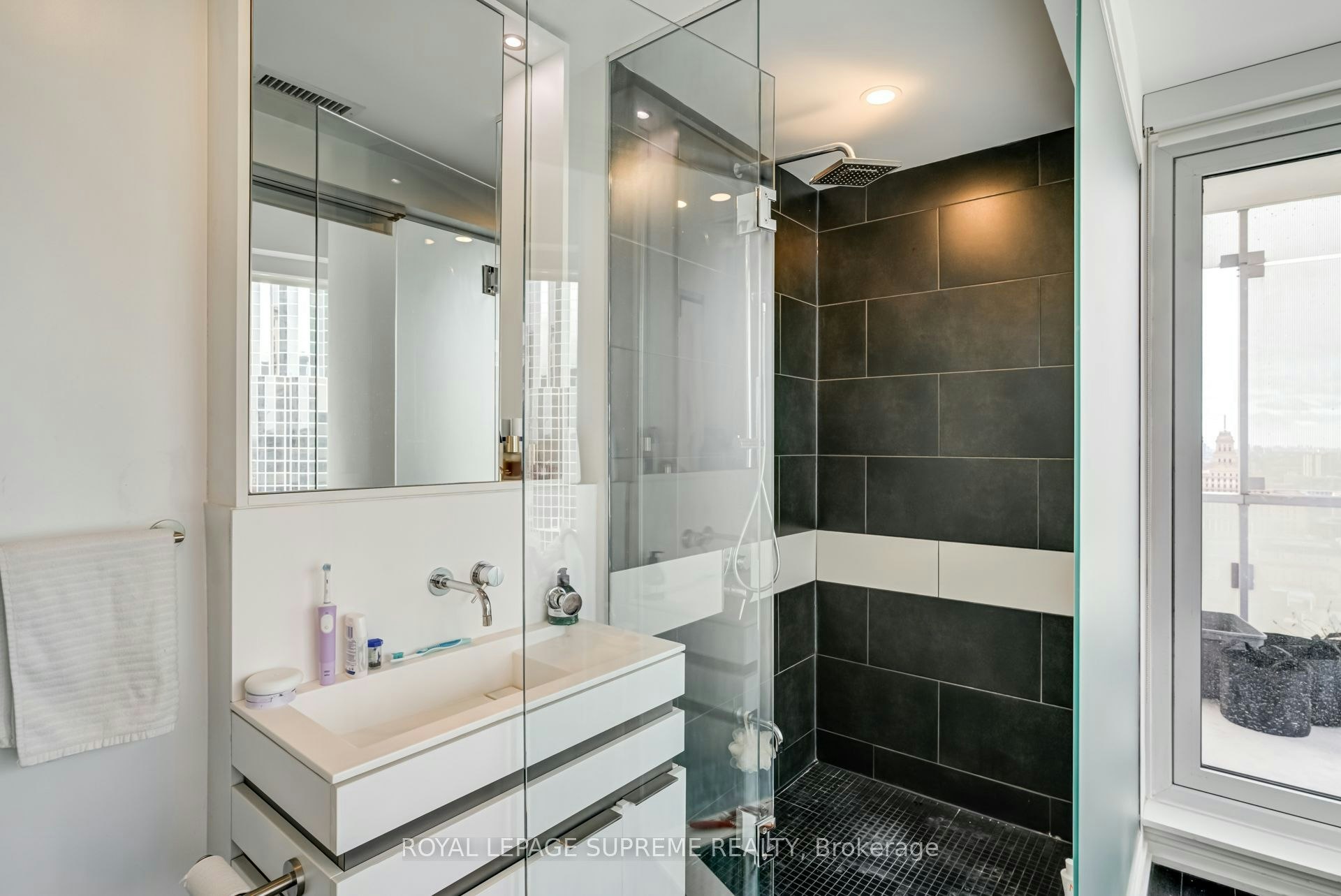 2112-197 Yonge Street, Toronto, ON, M5B 1M4 - 26