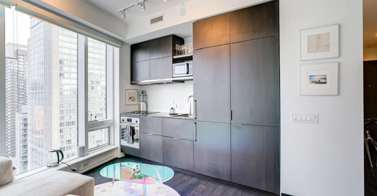 2112-197 Yonge Street, Toronto, ON, M5B 1M4 - 11