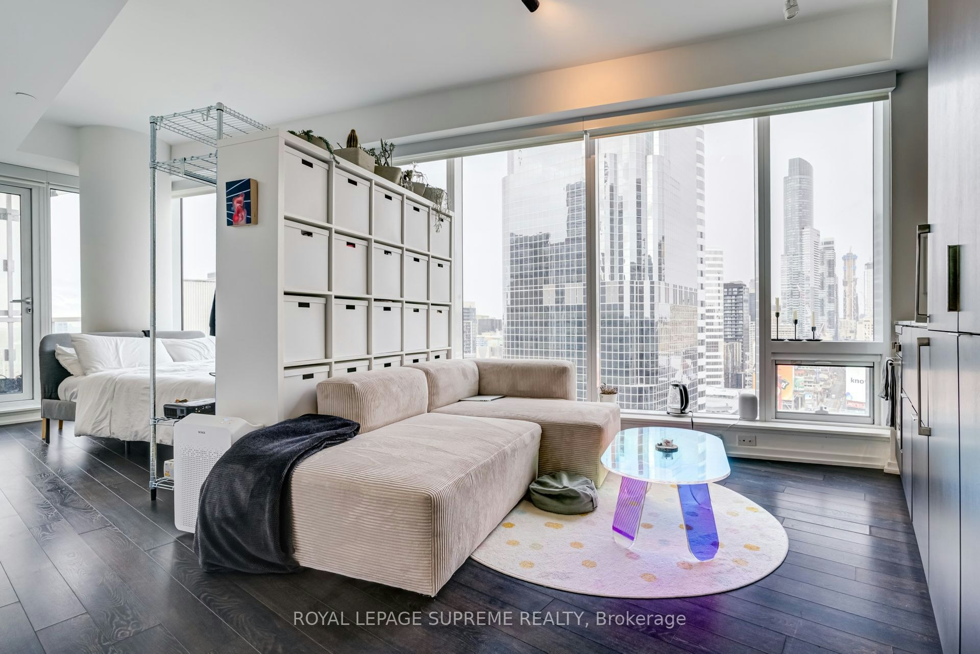 2112-197 Yonge Street, Toronto, ON, M5B 1M4