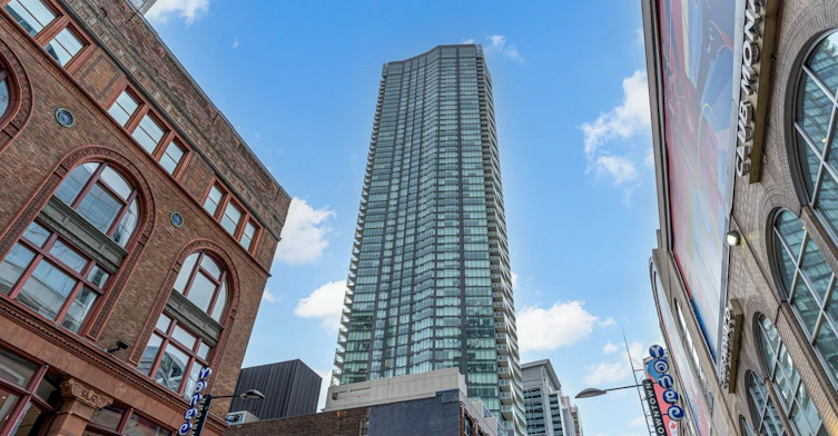 2112-197 Yonge Street, Toronto, ON, M5B 1M4 - 2