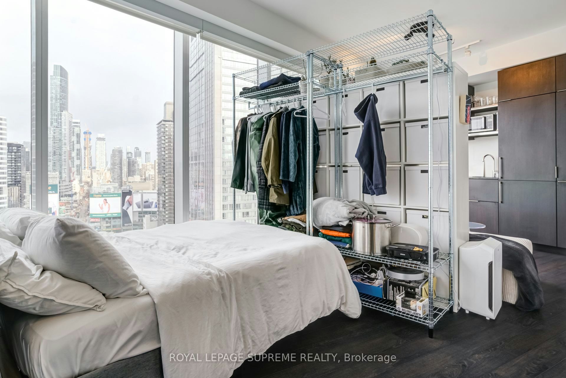 2112-197 Yonge Street, Toronto, ON, M5B 1M4 - 18
