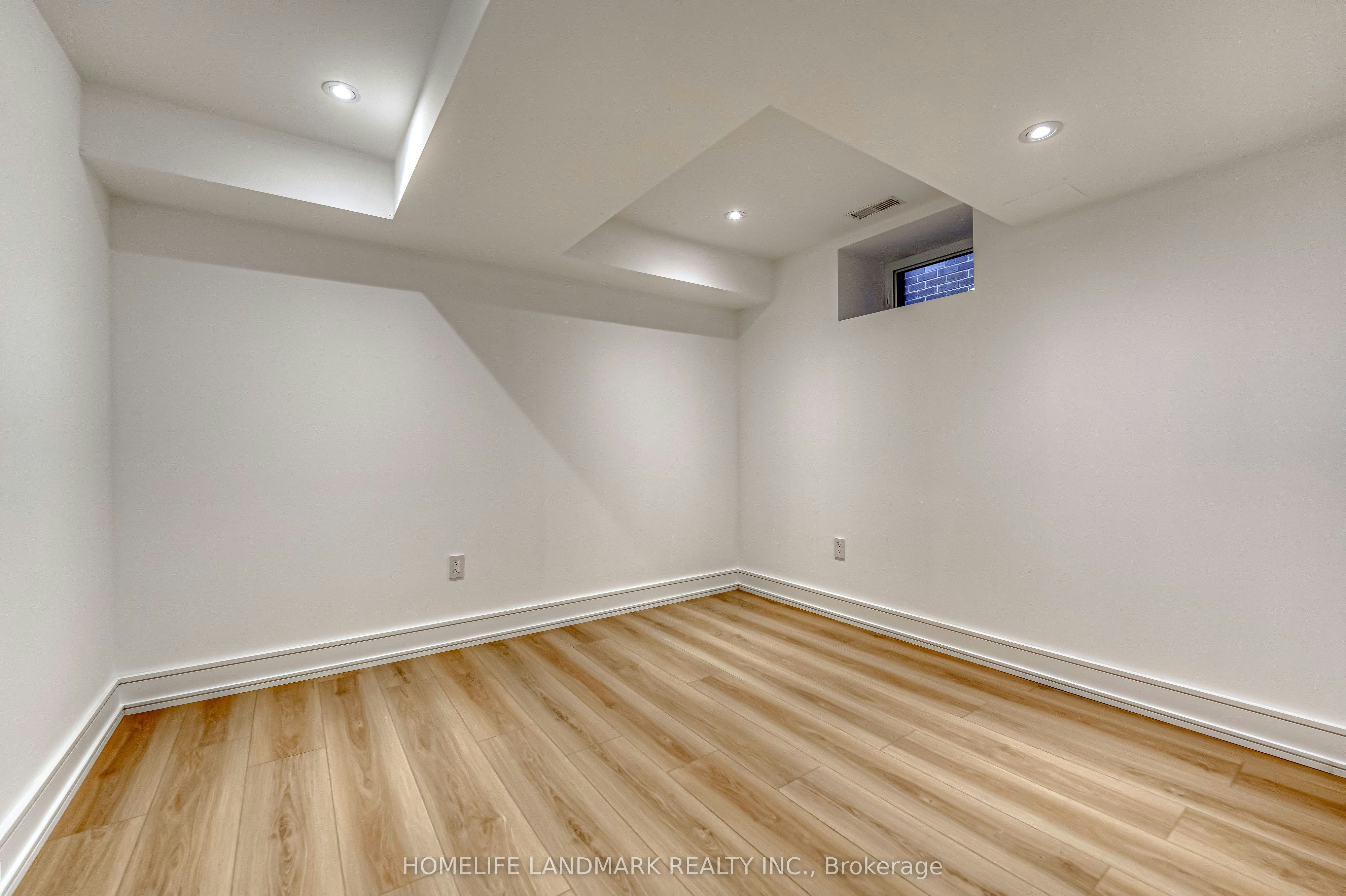 195 Albany Avenue, Toronto, ON, M5R 3C7 - 32