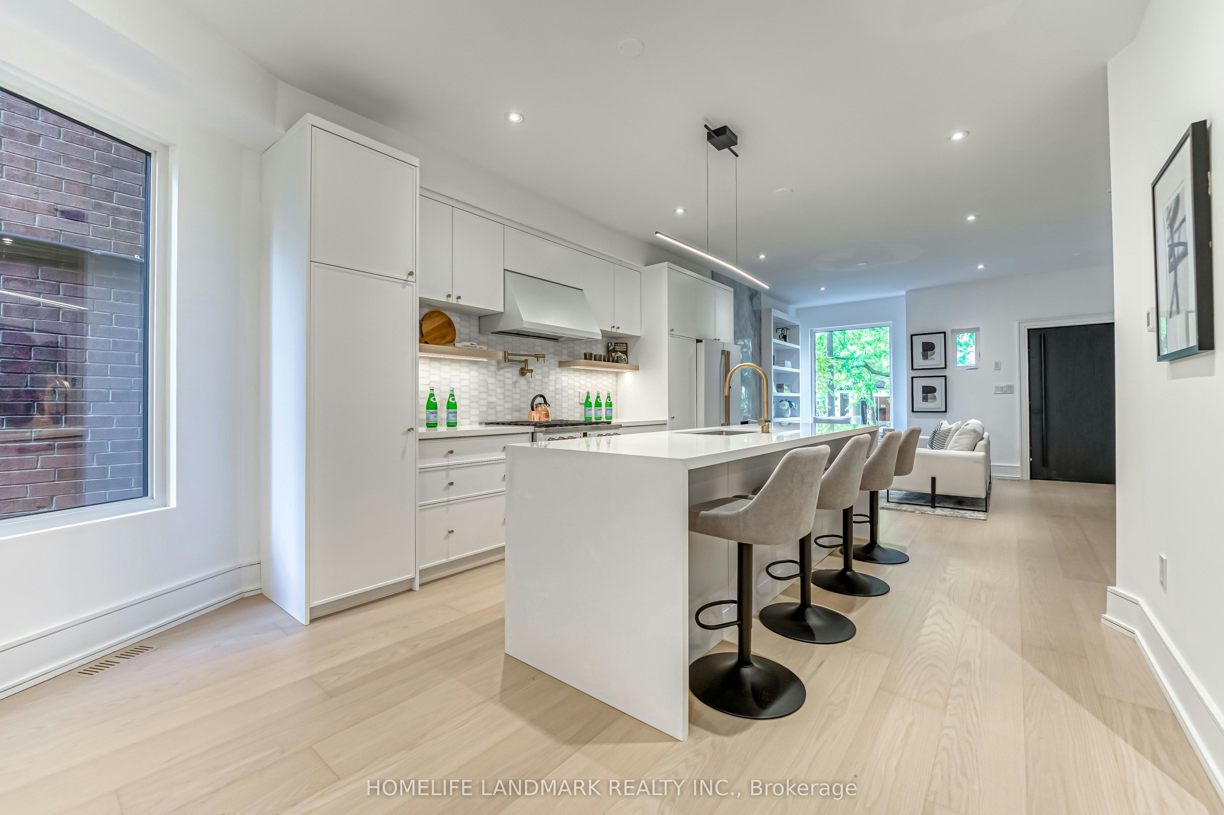 195 Albany Avenue, Toronto, ON, M5R 3C7 - 5