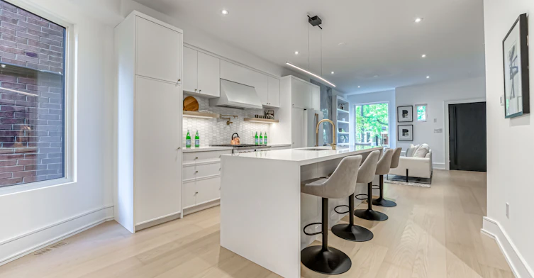 195 Albany Avenue, Toronto, ON, M5R 3C7 - 5