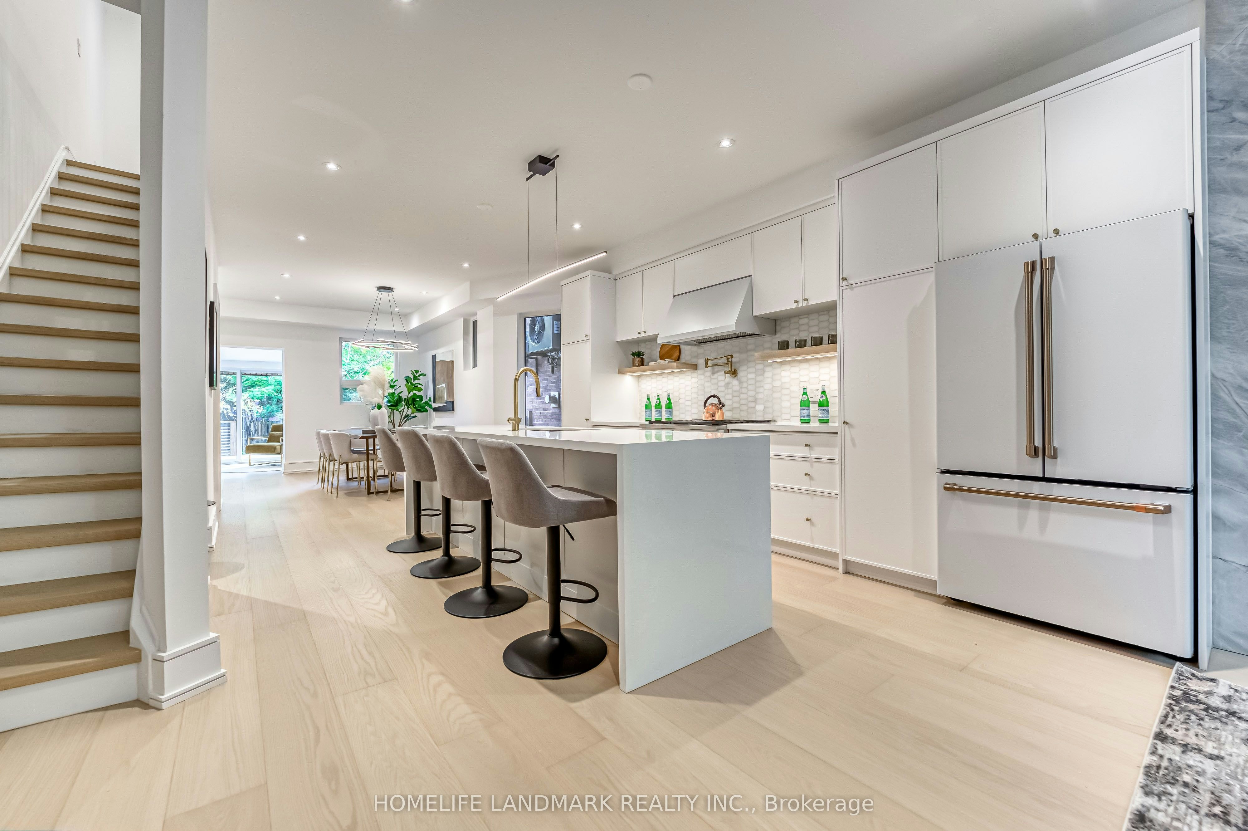 195 Albany Avenue, Toronto, ON, M5R 3C7 - 4