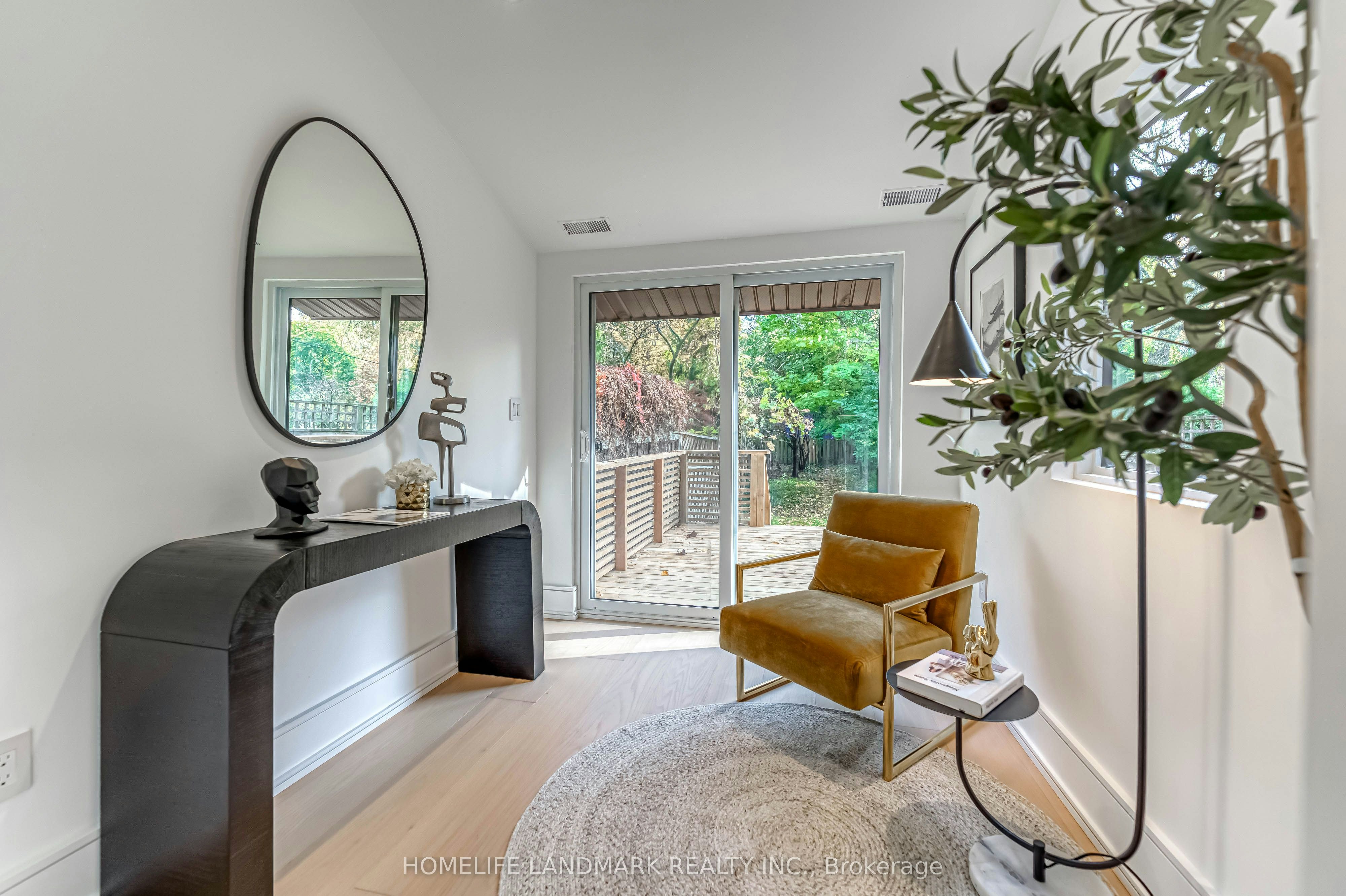 195 Albany Avenue, Toronto, ON, M5R 3C7 - 11