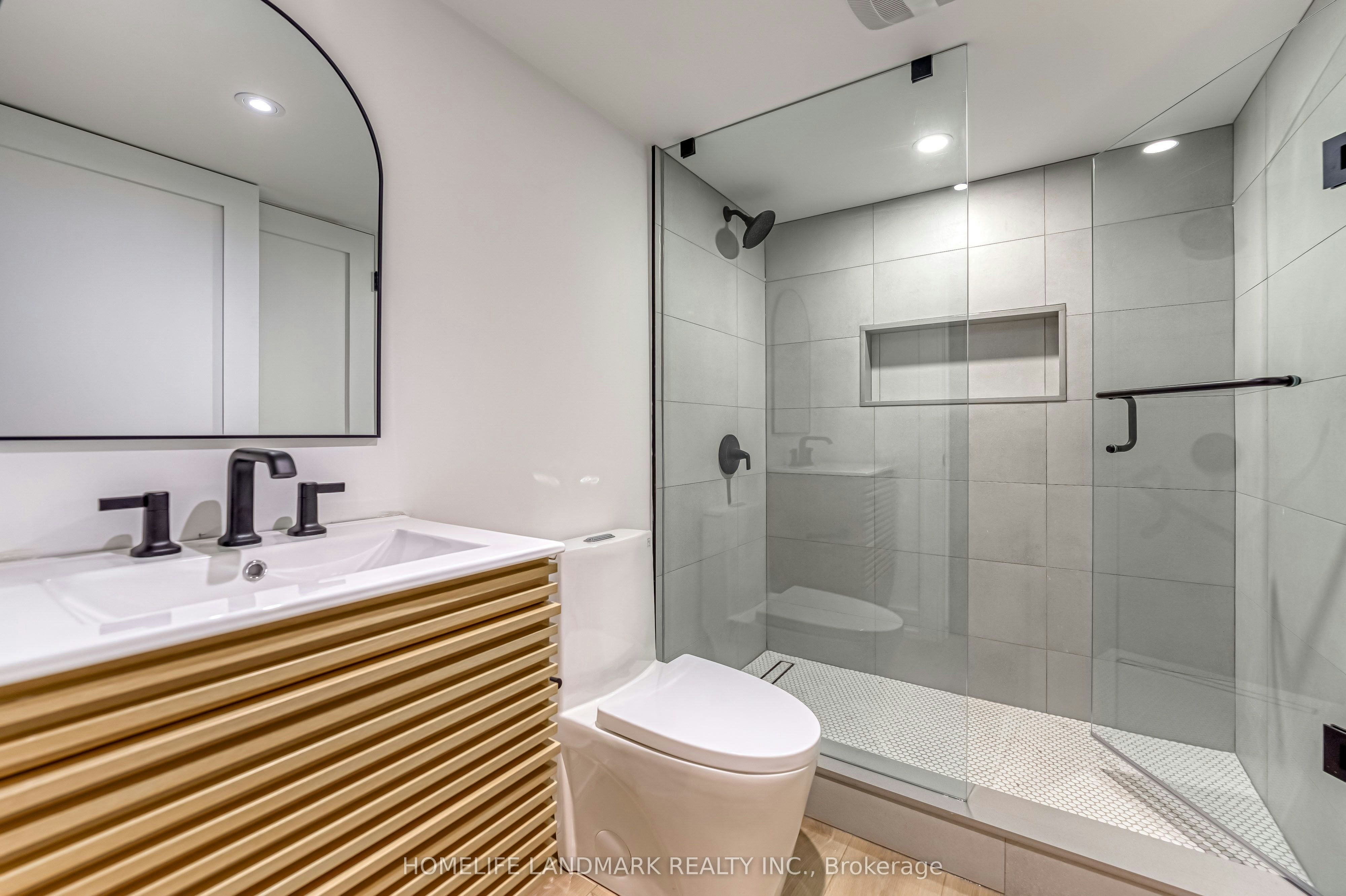 195 Albany Avenue, Toronto, ON, M5R 3C7 - 33