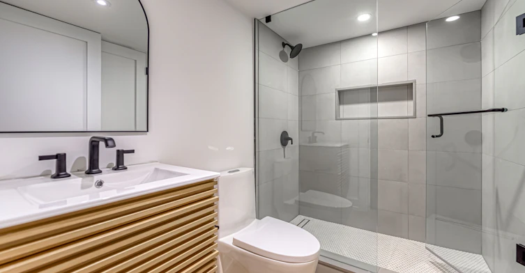 195 Albany Avenue, Toronto, ON, M5R 3C7 - 33