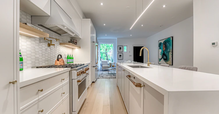 195 Albany Avenue, Toronto, ON, M5R 3C7 - 6
