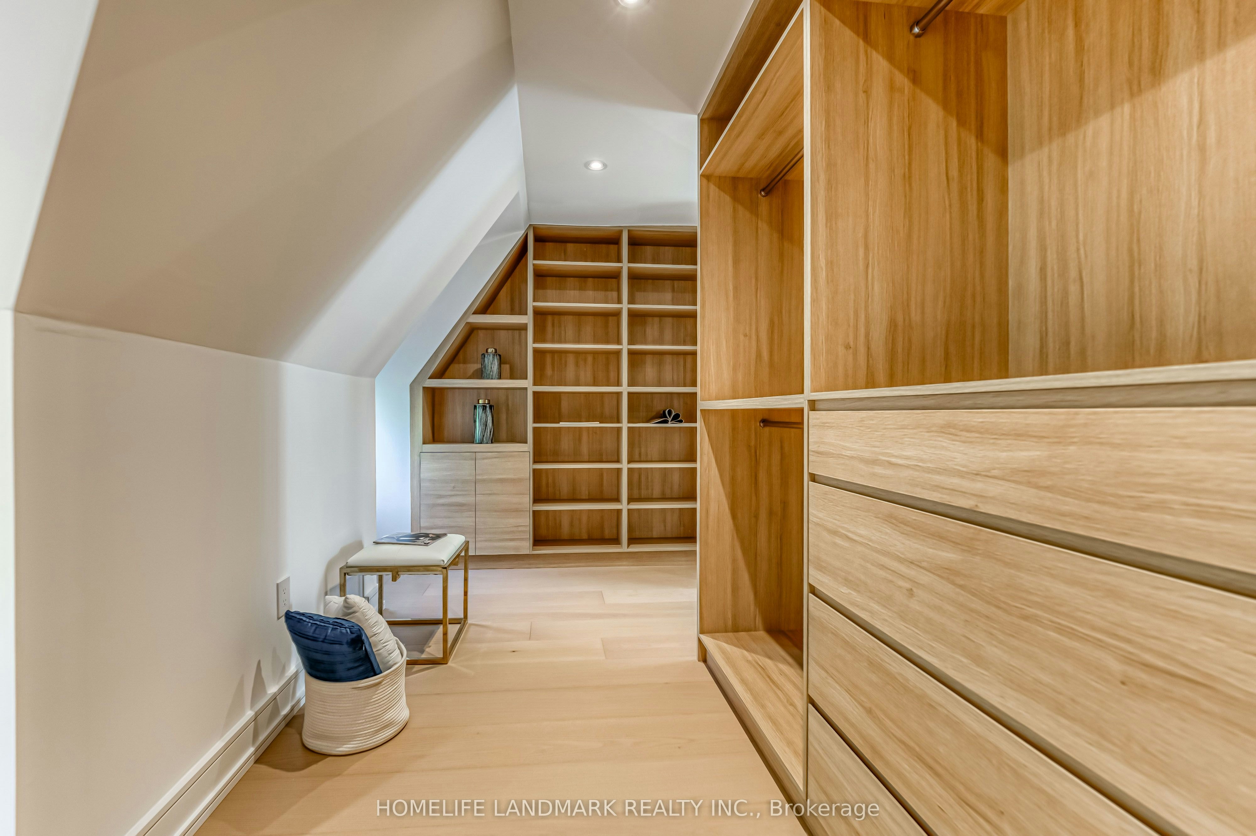 195 Albany Avenue, Toronto, ON, M5R 3C7 - 25