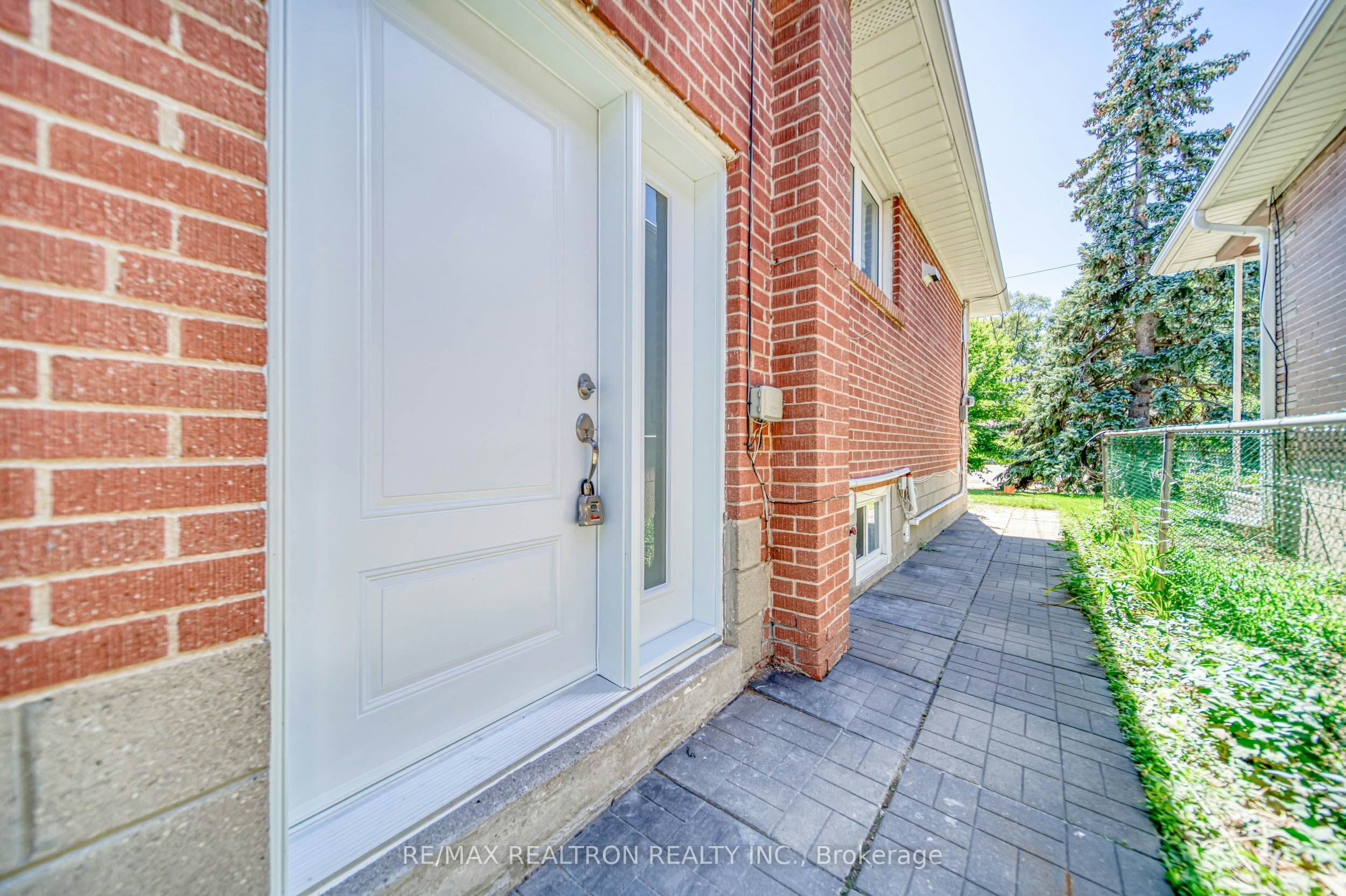 Unit #1-36 Beaver Valley Road, Toronto, ON, M3H 4S1 - 2