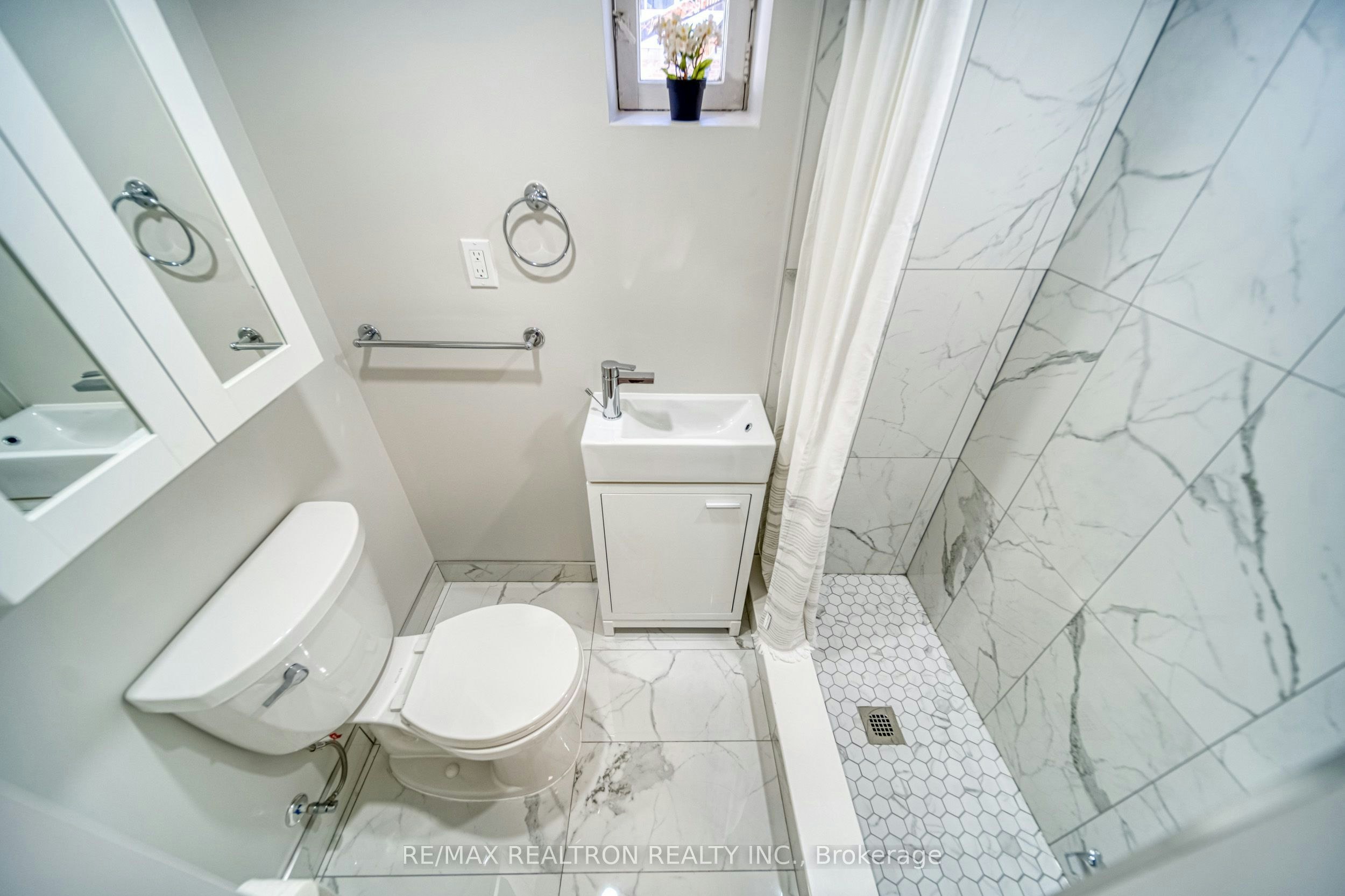 Unit #1-36 Beaver Valley Road, Toronto, ON, M3H 4S1 - 4