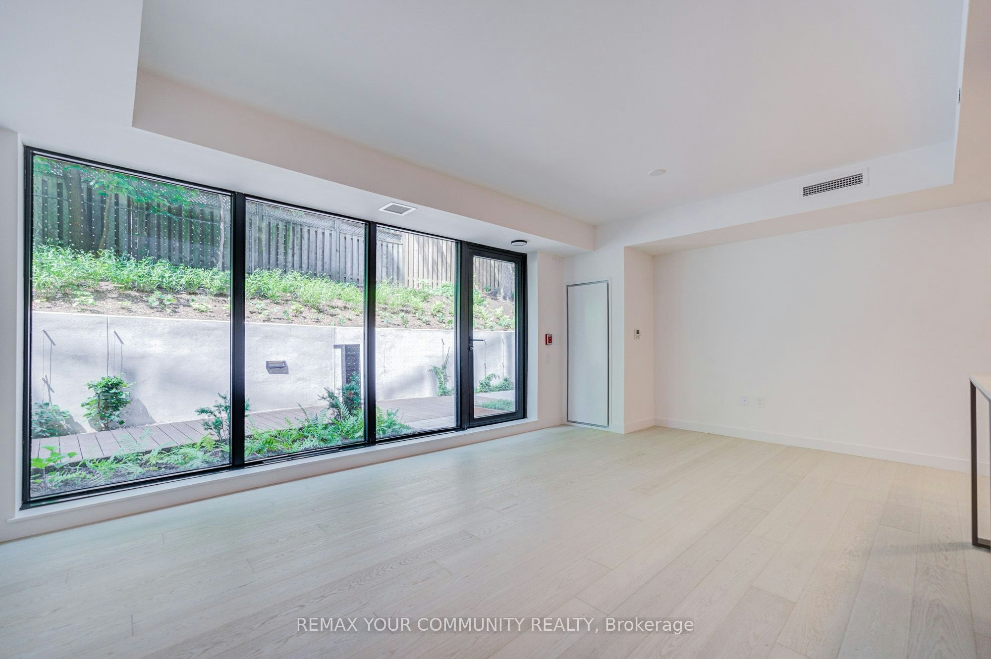 5-1720 Bayview Avenue, Toronto, ON, M4G 3C4 - 18