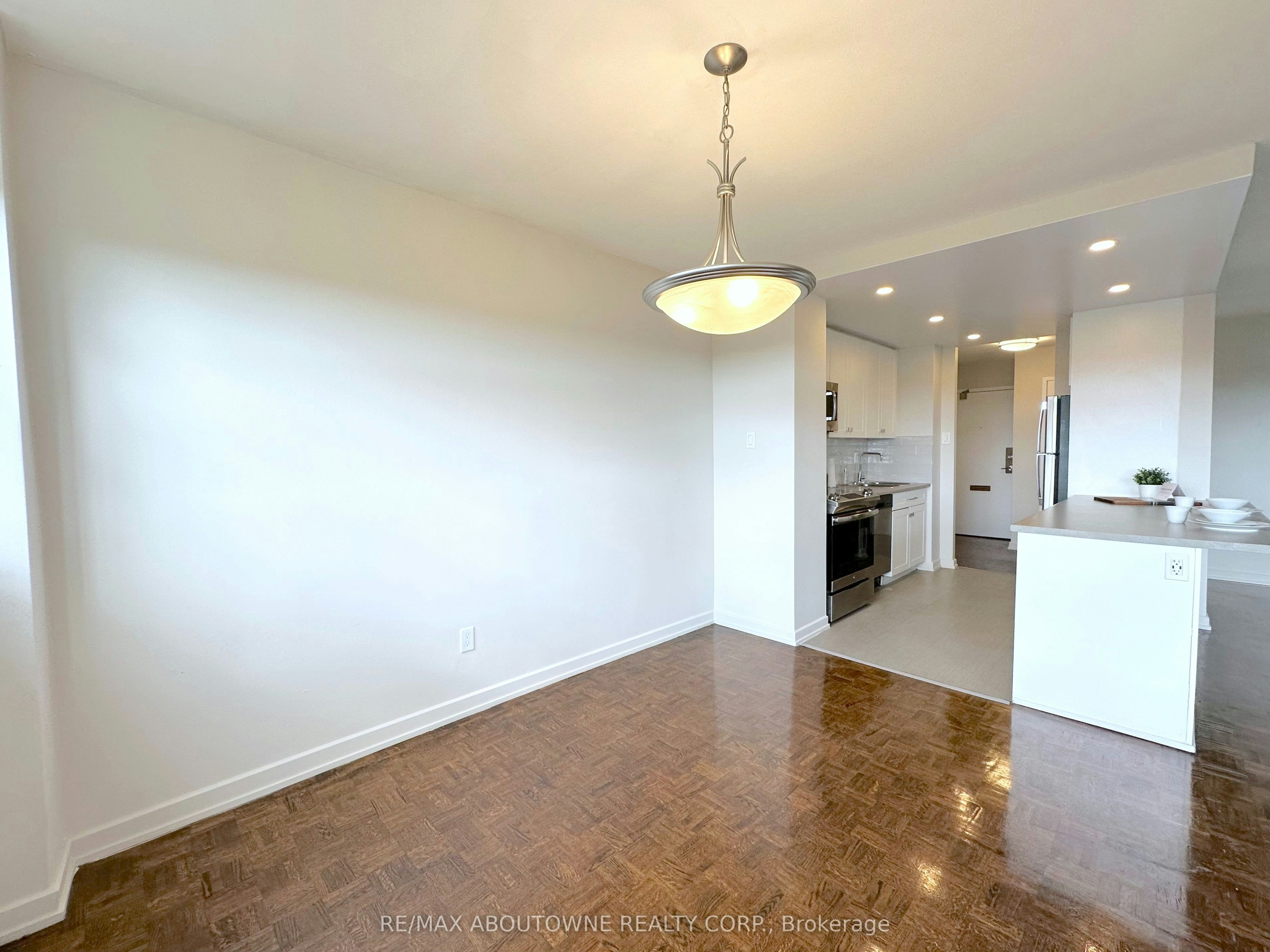 1007-5 Brookbanks Drive, Toronto, ON, M3A 2T1 - 3