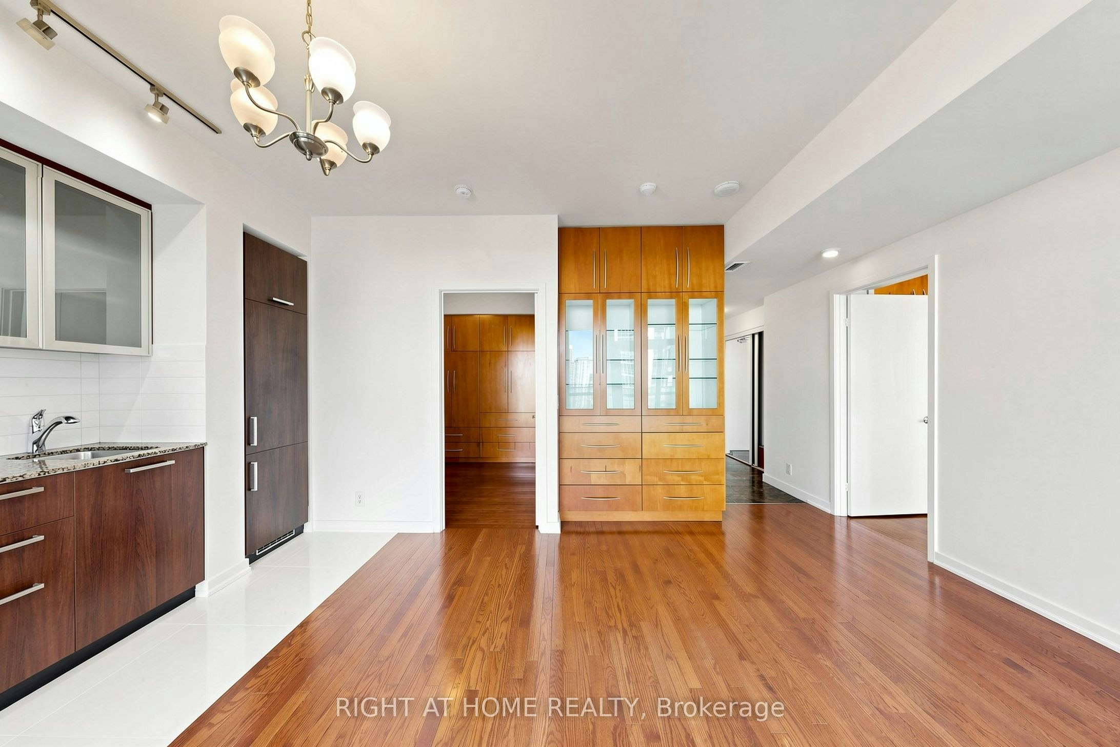 2006-14 York Street, Toronto, ON, M5J 0B1 - 11