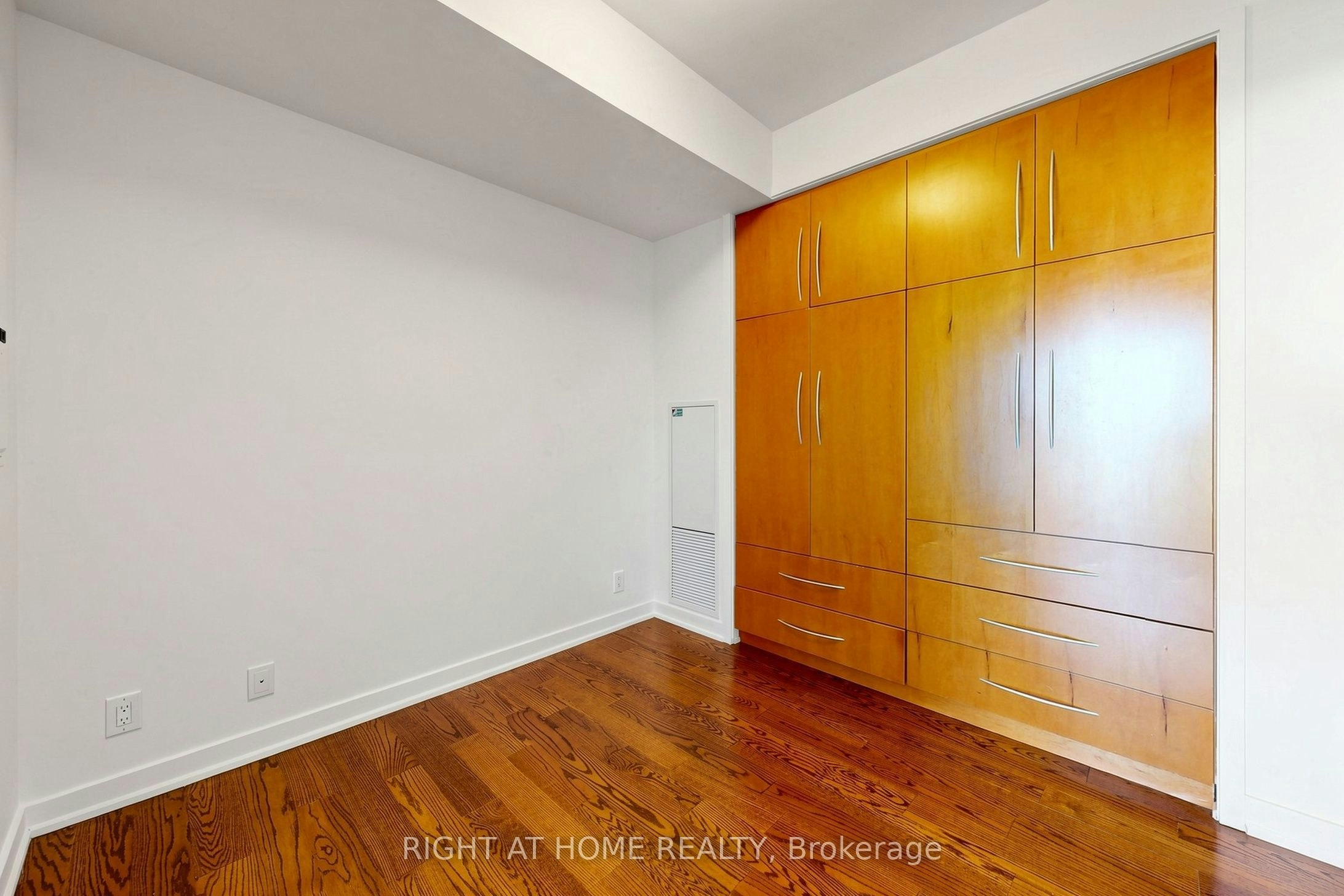 2006-14 York Street, Toronto, ON, M5J 0B1 - 13