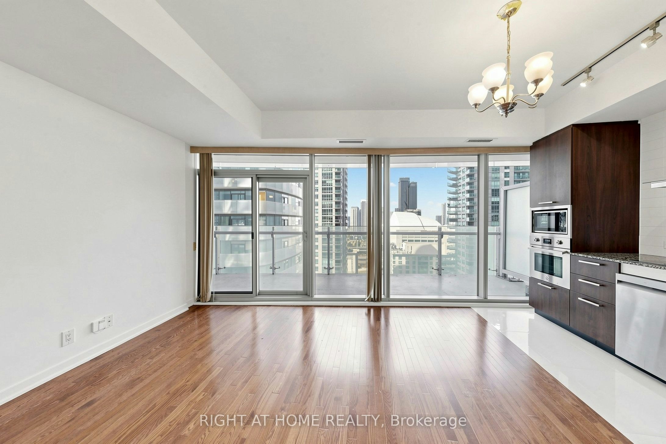 2006-14 York Street, Toronto, ON, M5J 0B1 - 9