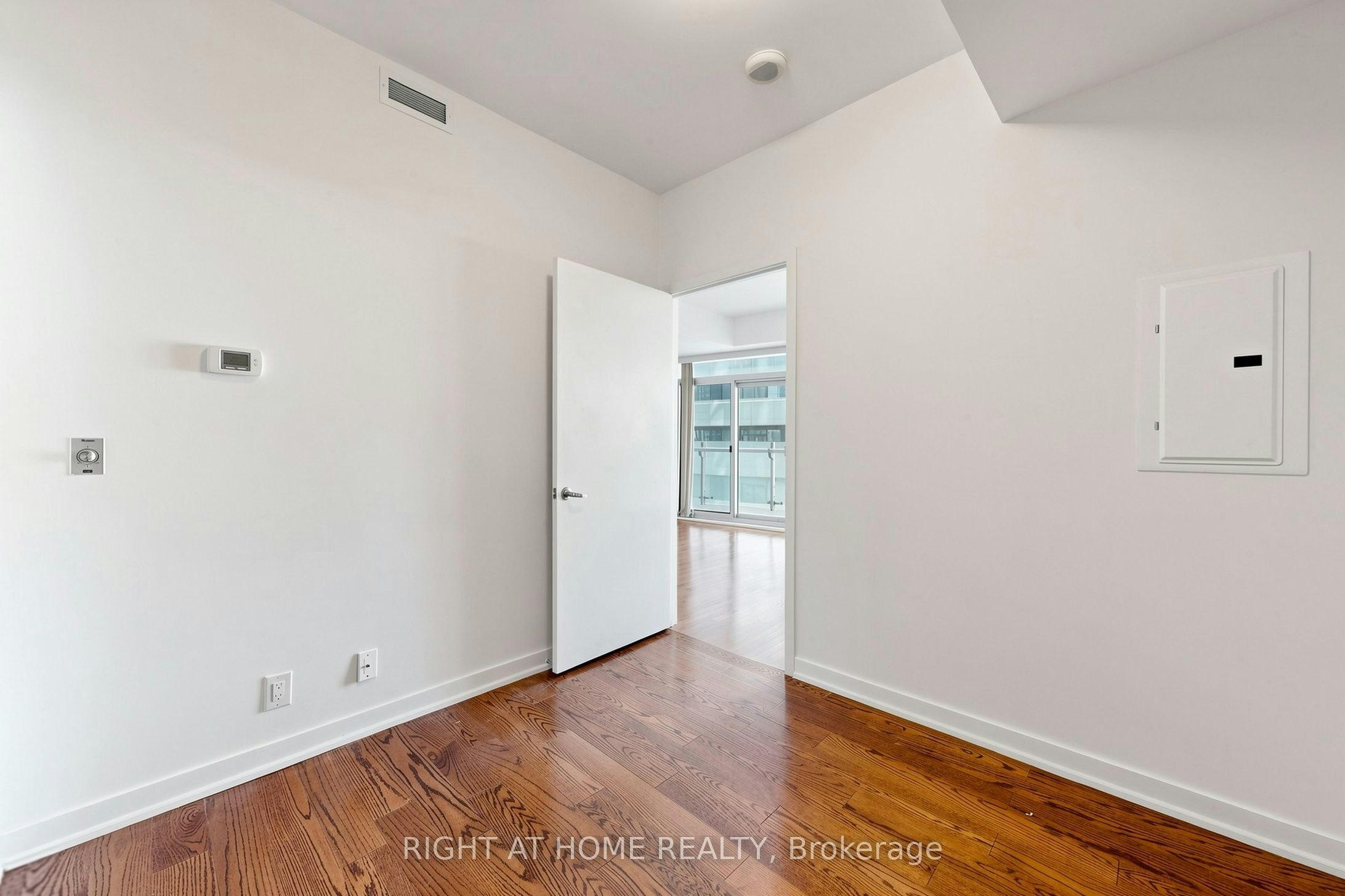 2006-14 York Street, Toronto, ON, M5J 0B1 - 15