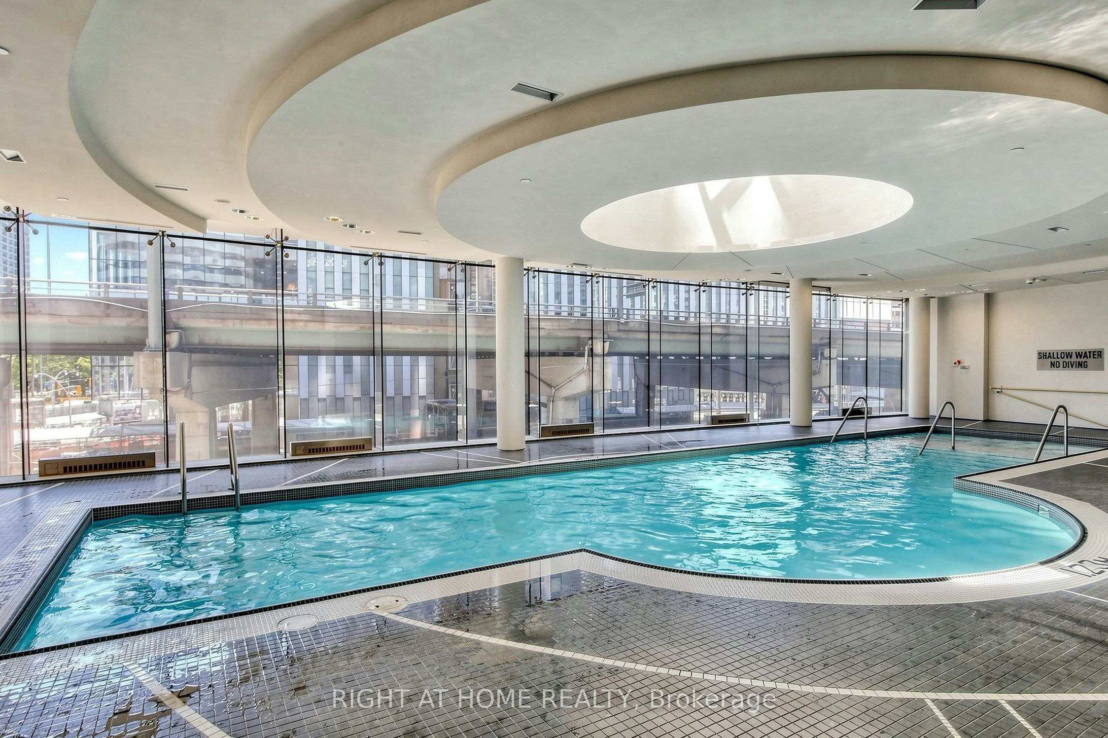 2006-14 York Street, Toronto, ON, M5J 0B1 - 34