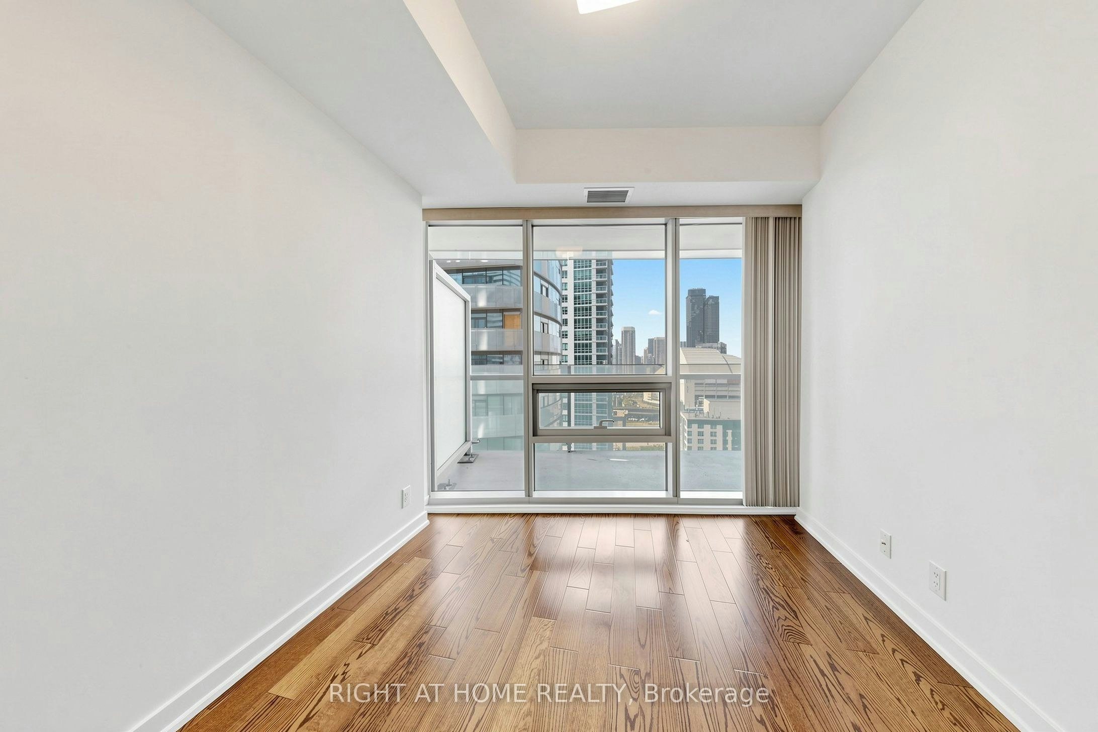 2006-14 York Street, Toronto, ON, M5J 0B1 - 18