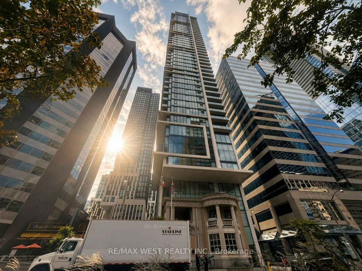 909-426 University Avenue, Toronto, ON, M5G 1S9