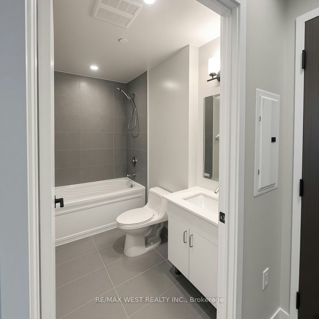 909-426 University Avenue, Toronto, ON, M5G 1S9 - 4