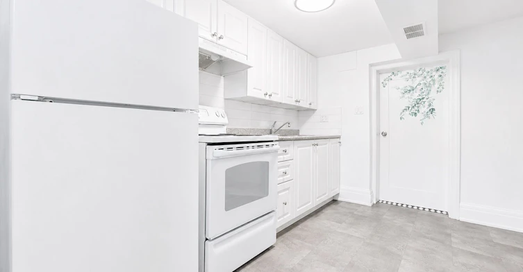 Bsmt-807 Duplex Avenue, Toronto, ON, M4R 1W6 - 10