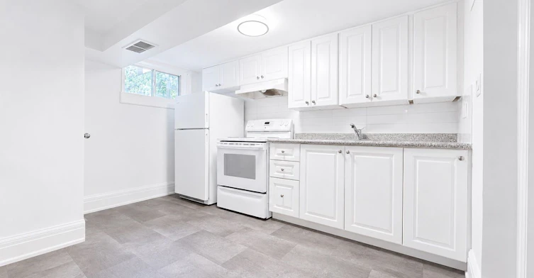 Bsmt-807 Duplex Avenue, Toronto, ON, M4R 1W6 - 11
