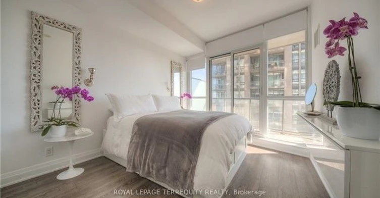 1106-530 St Clair Avenue W, Toronto, ON, M6C 0A2 - 4