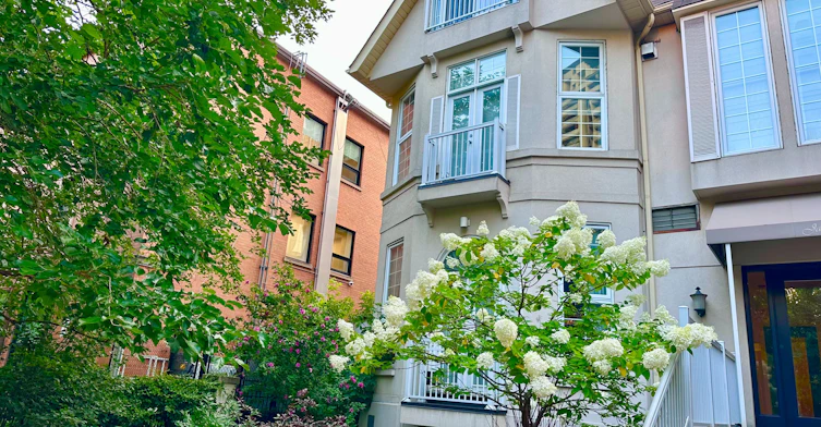 Gt9-539 Jarvis Street, Toronto, ON, M4Y 2H7