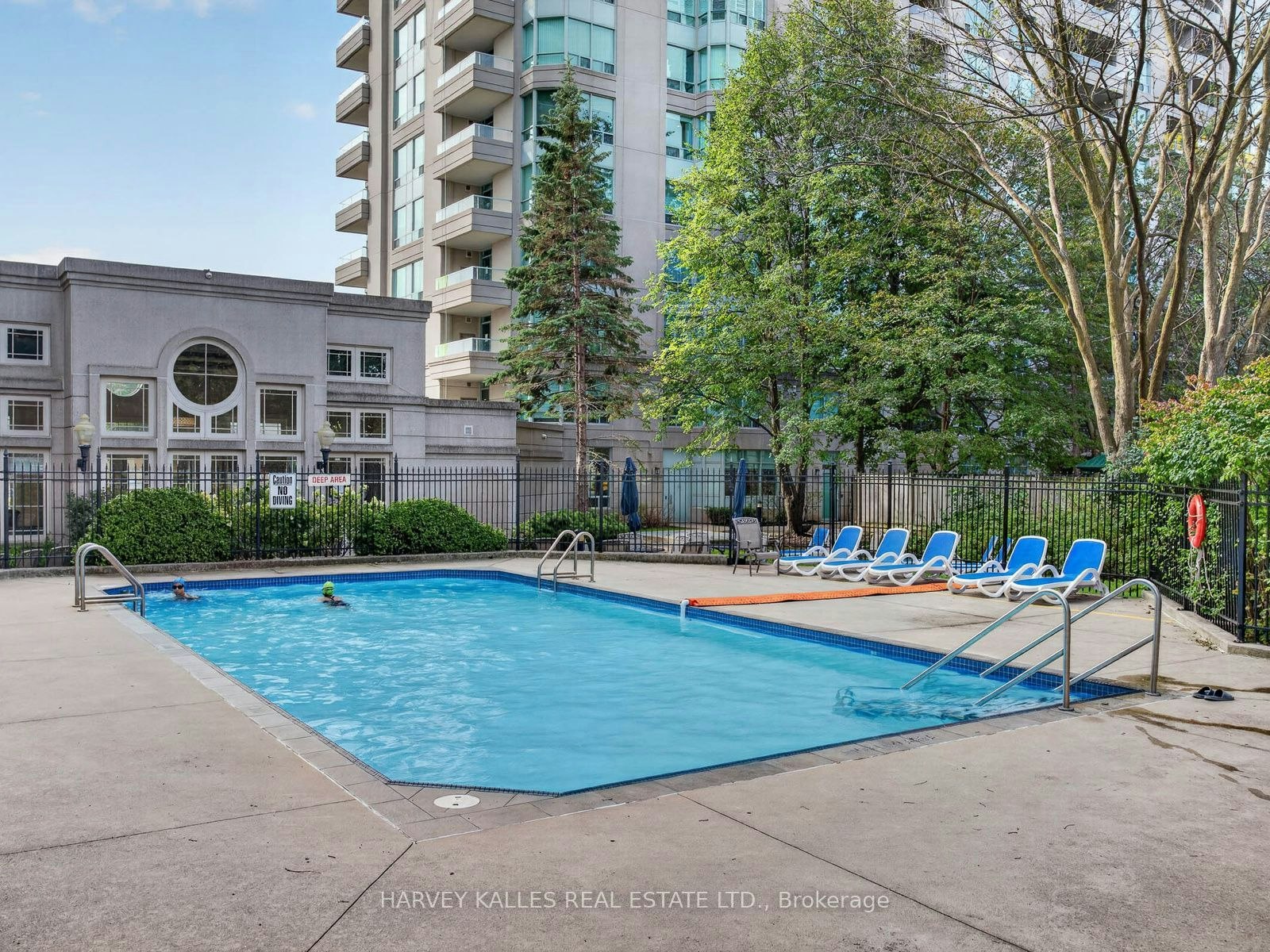 1004-8 Covington Road, Toronto, ON, M6A 3E5 - 24