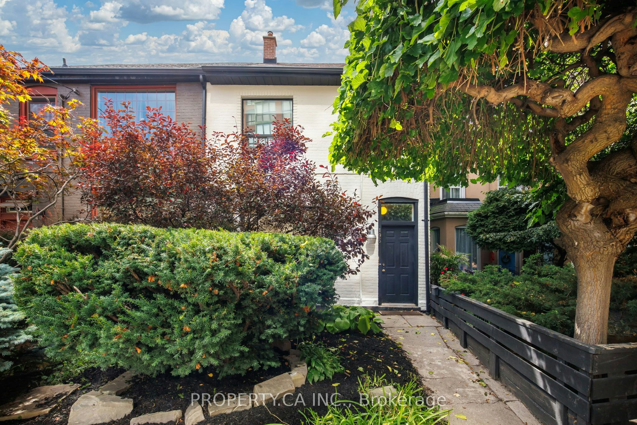 195 Niagara Street, Toronto, ON, M5V 1C9