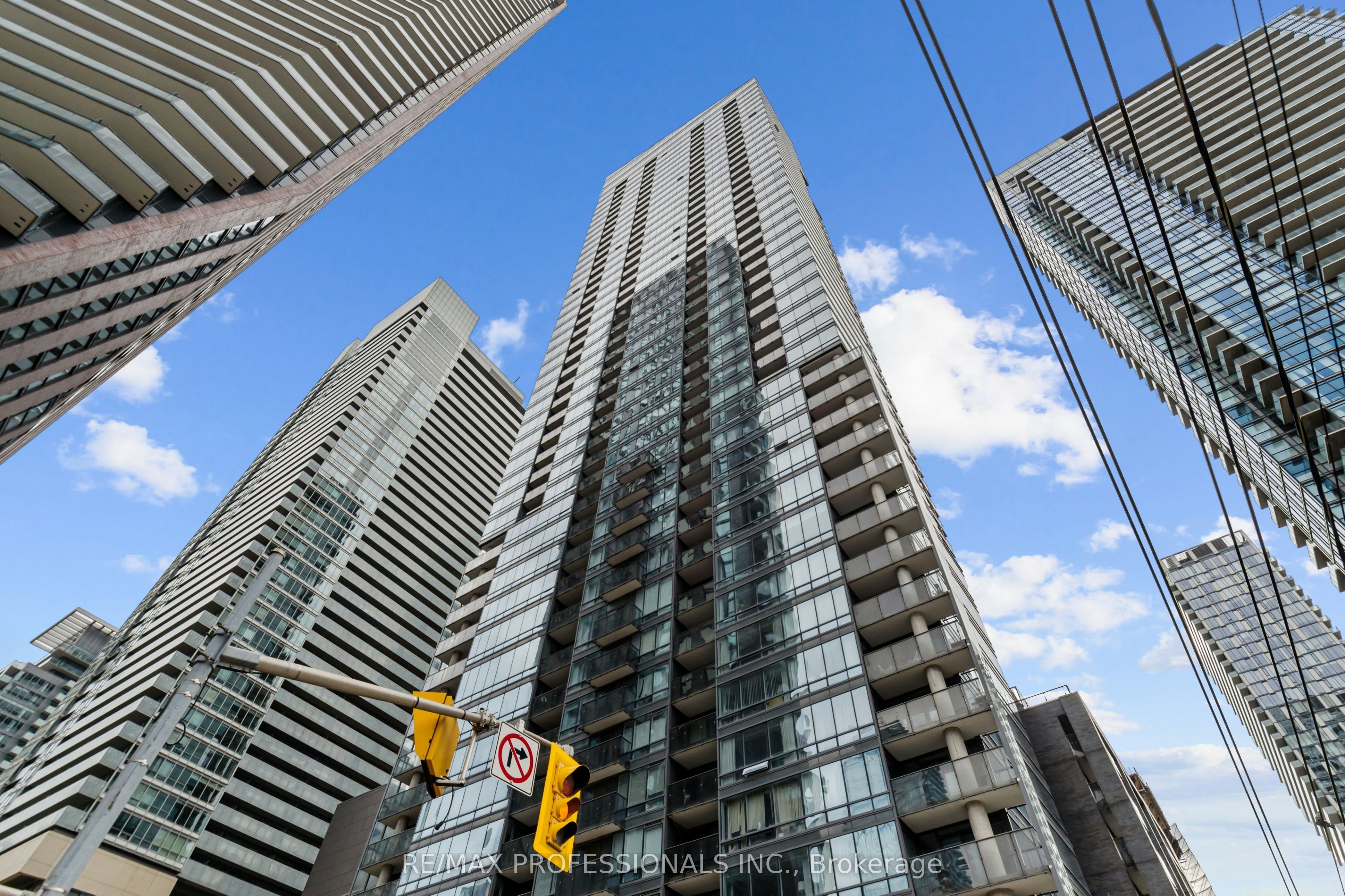 522-295 Adelaide Street W, Toronto, ON, M5V 0L4