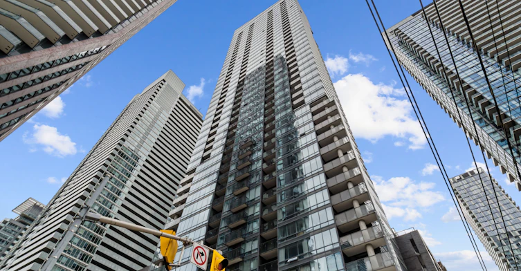 522-295 Adelaide Street W, Toronto, ON, M5V 0L4