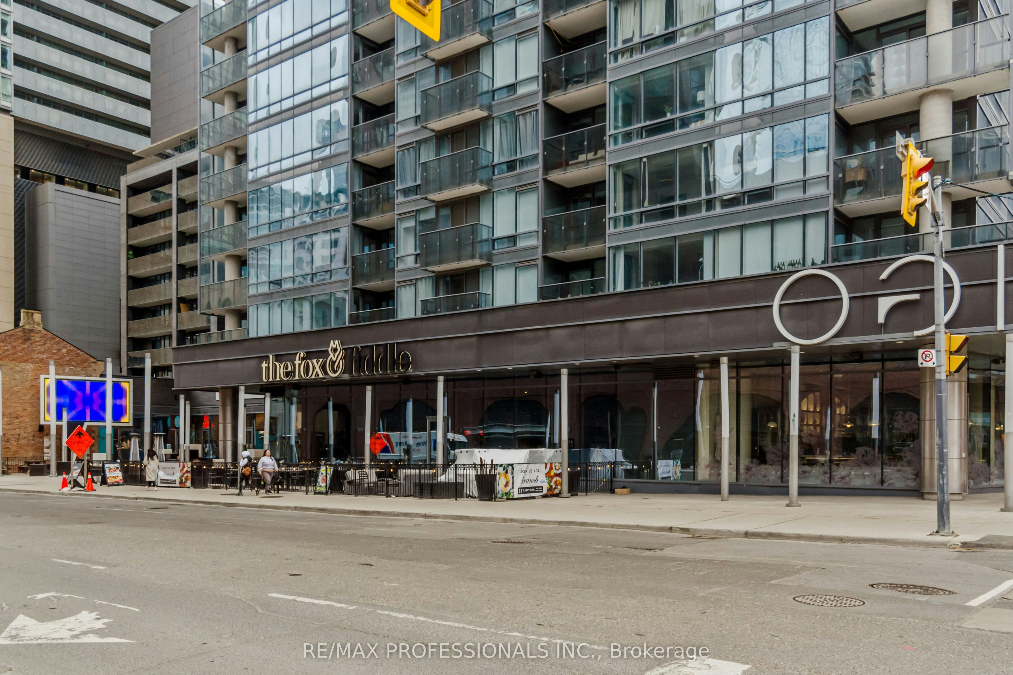 522-295 Adelaide Street W, Toronto, ON, M5V 0L4 - 2