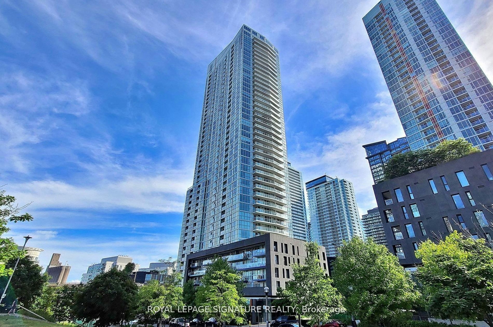607-75 Queens Wharf Road, Toronto, ON, M5V 0J8