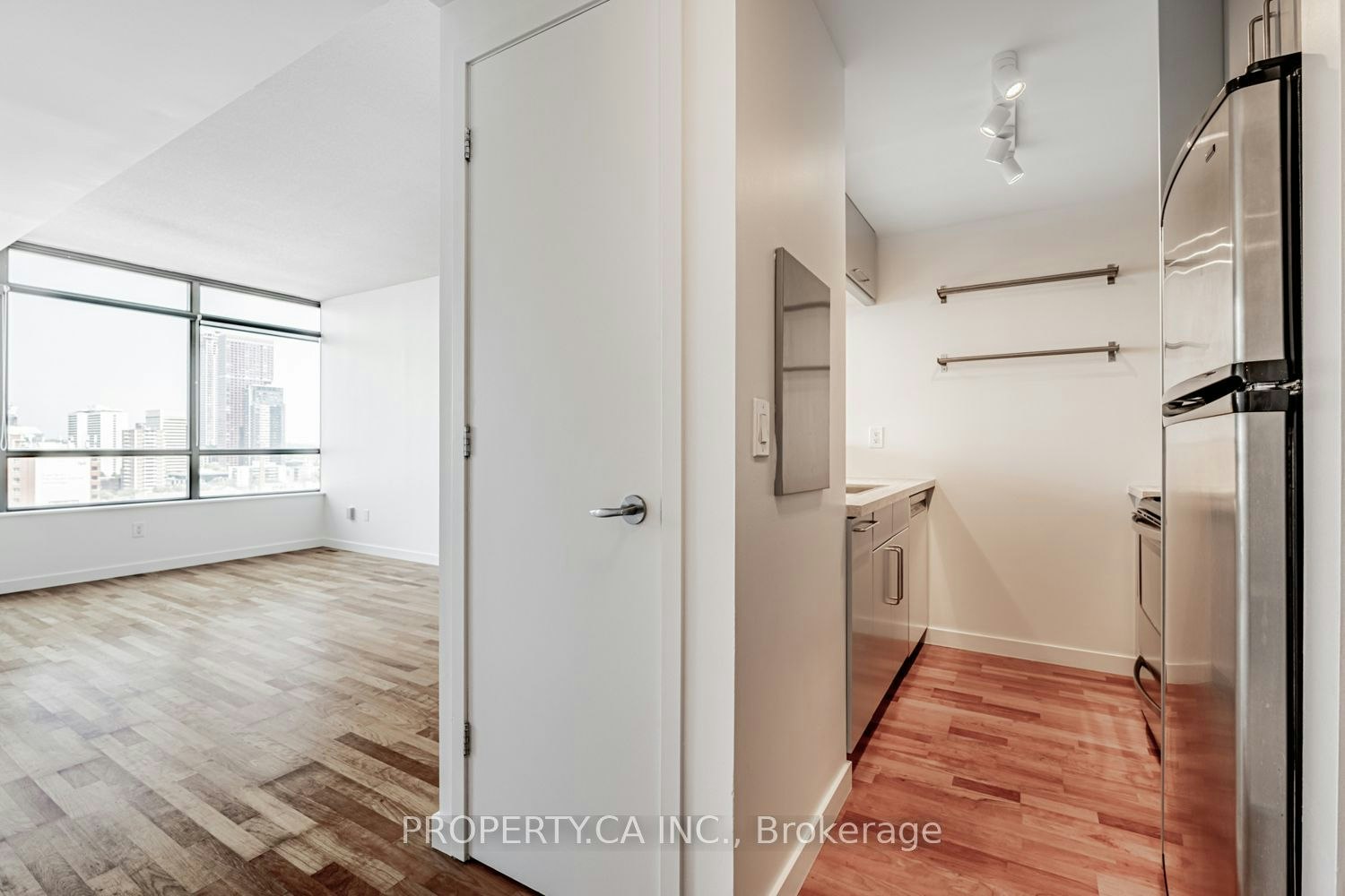 1803-285 Mutual Street, Toronto, ON, M4Y 3C5 - 2