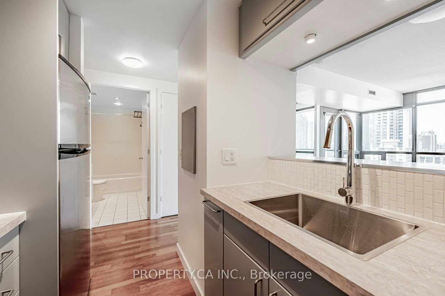 1803-285 Mutual Street, Toronto, ON, M4Y 3C5 - 4