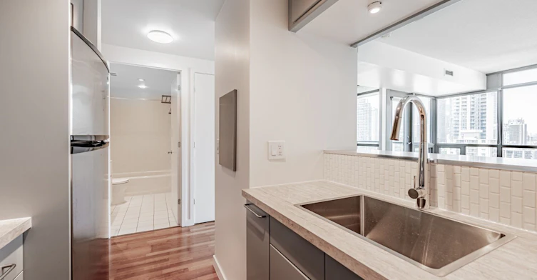 1803-285 Mutual Street, Toronto, ON, M4Y 3C5 - 4