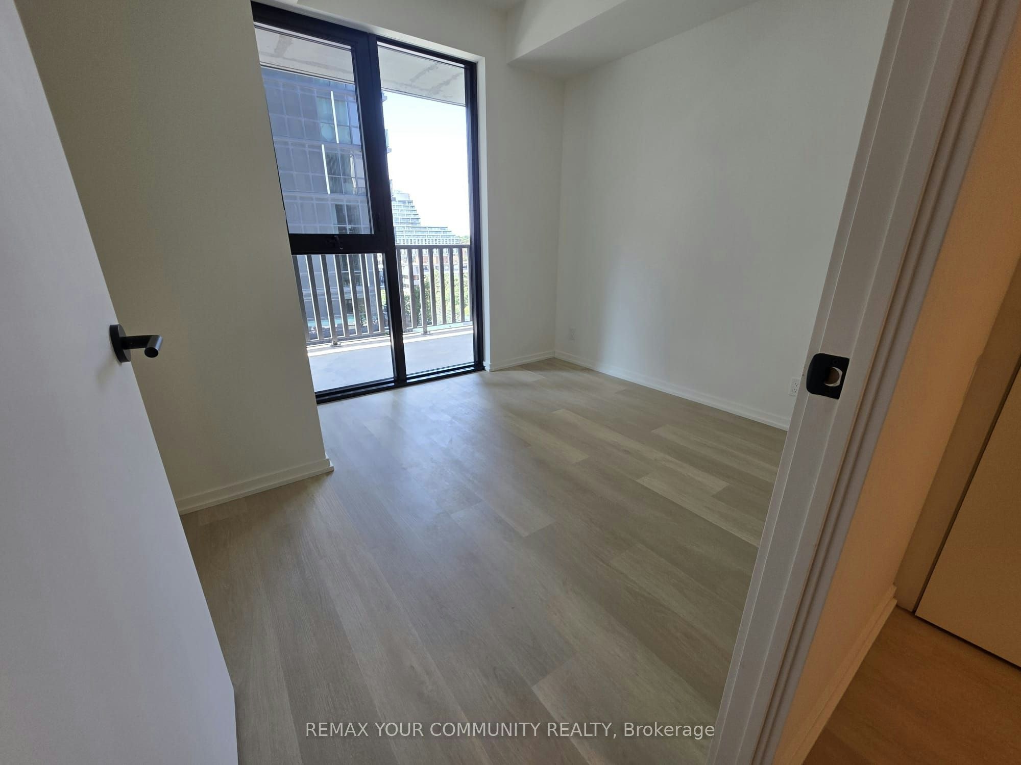 1012-109 Erskine Avenue, Toronto, ON, M4P 0G6 - 11