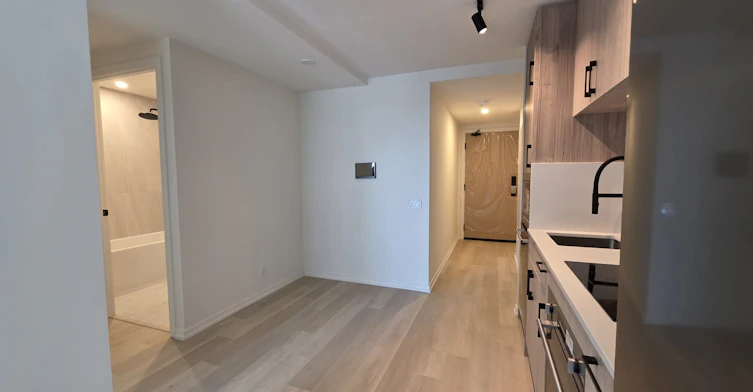 1012-109 Erskine Avenue, Toronto, ON, M4P 0G6 - 9