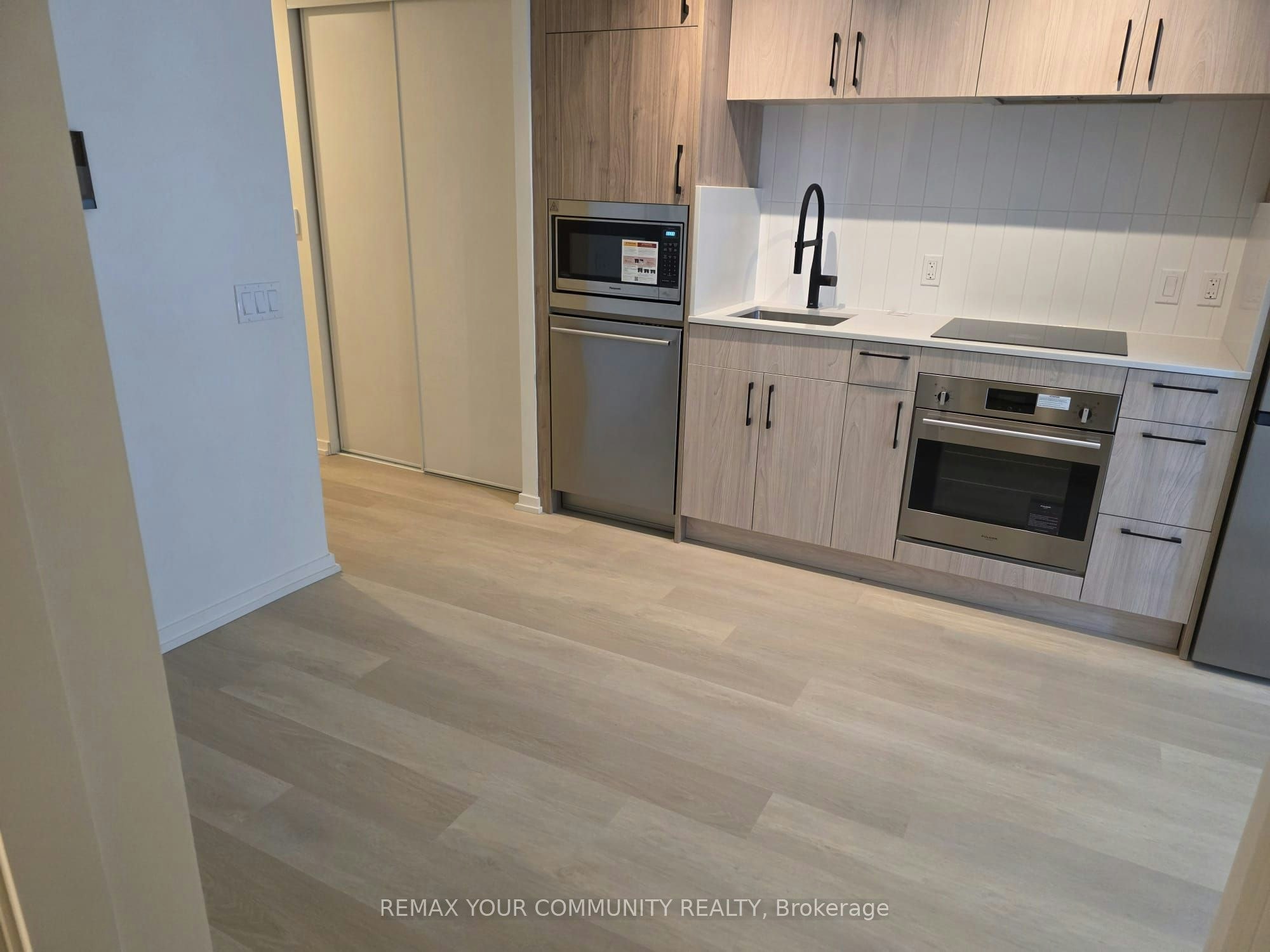 1012-109 Erskine Avenue, Toronto, ON, M4P 0G6 - 10
