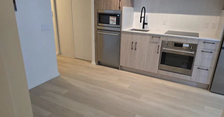 1012-109 Erskine Avenue, Toronto, ON, M4P 0G6 - 10