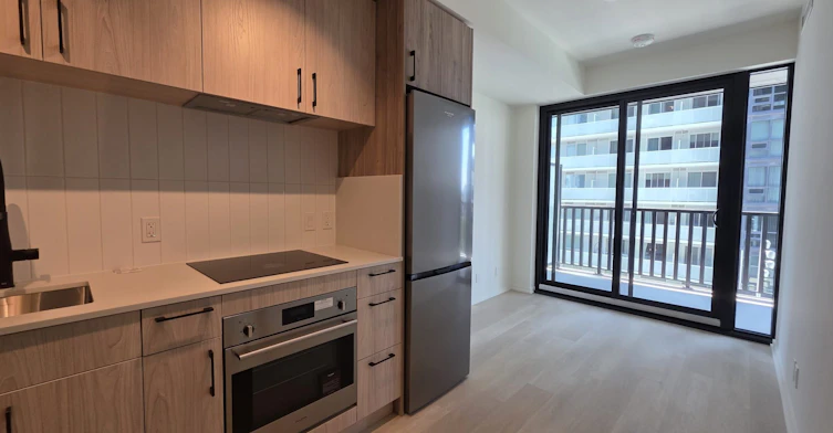 1012-109 Erskine Avenue, Toronto, ON, M4P 0G6 - 8