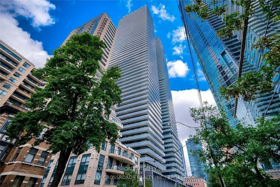 4305-42 Charles Street E, Toronto, ON, M4Y 0B7
