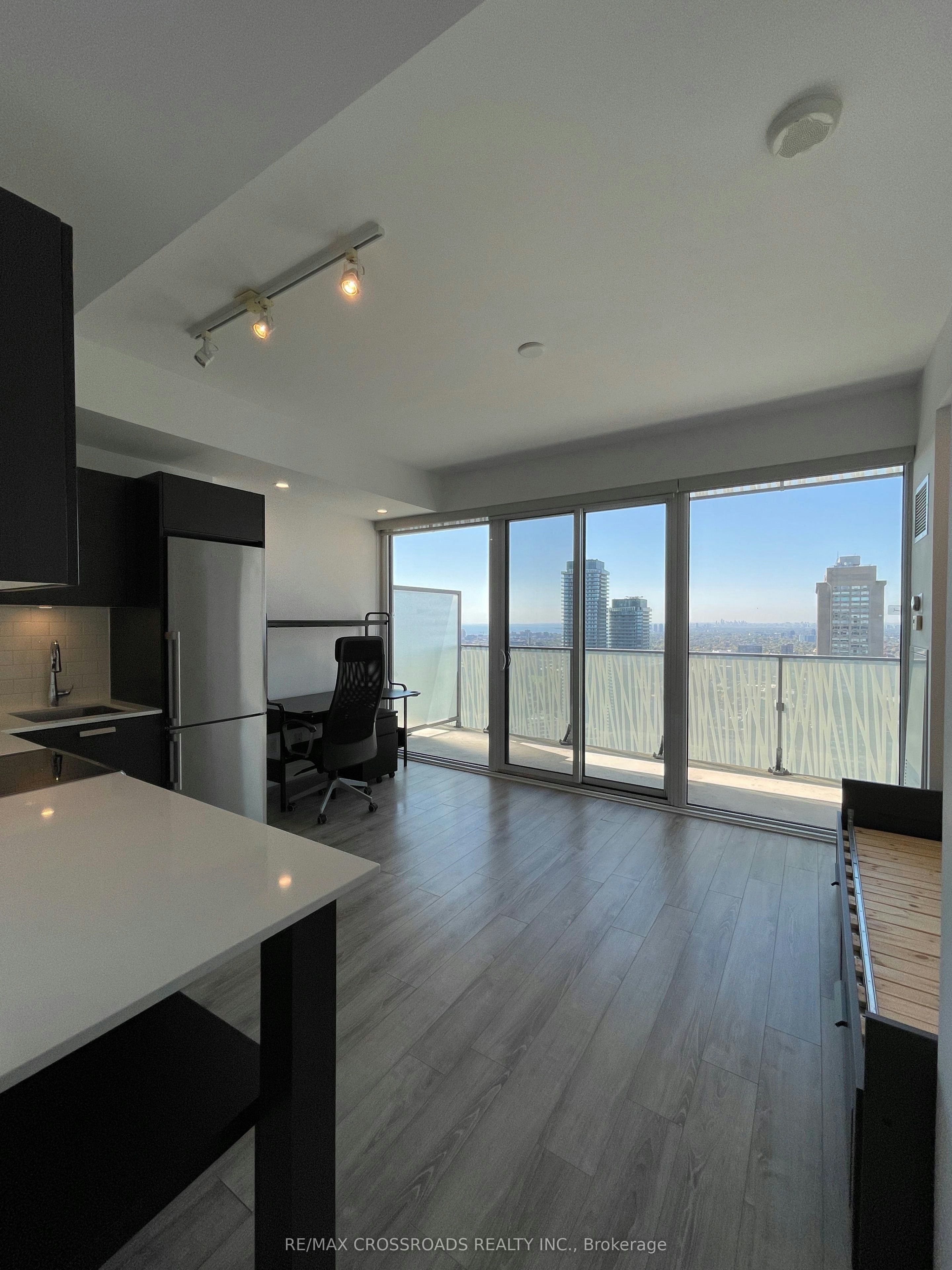 4305-42 Charles Street E, Toronto, ON, M4Y 0B7 - 3